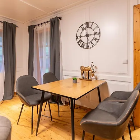 בית נופש Schmuckes Geräumiges Haus Mit Garten In Für Bis Zu 8 Gäste Ideal Für Familien Und Gruppen גראץ