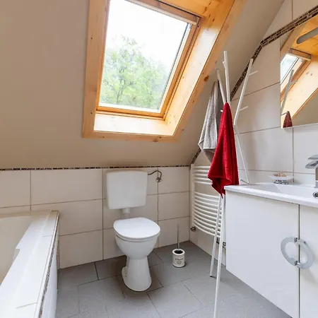 Schmuckes Geräumiges Haus Mit Garten In Für Bis Zu 8 Gäste Ideal Für Familien Und Gruppen