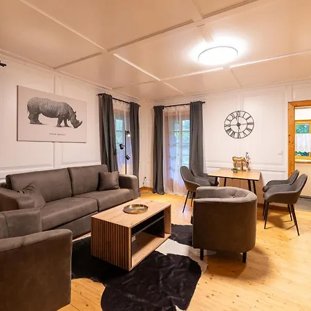 Schmuckes Geräumiges Haus Mit Garten In Für Bis Zu 8 Gäste Ideal Für Familien Und Gruppen Holiday home Graz