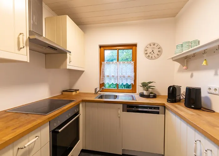 Schmuckes Geräumiges Haus Mit Garten In Für Bis Zu 8 Gäste Ideal Für Familien Und Gruppen בית נופש *