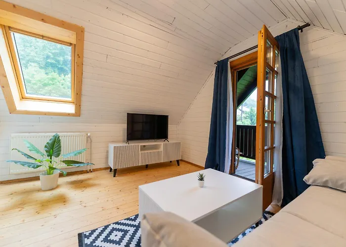 Schmuckes Geräumiges Haus Mit Garten In Für Bis Zu 8 Gäste Ideal Für Familien Und Gruppen בית נופש *