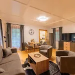 بيت للعطل Schmuckes Geräumiges Haus Mit Garten In Für Bis Zu 8 Gäste Ideal Für Familien Und Gruppen غراتس
