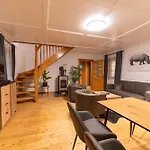 بيت للعطل Schmuckes Geräumiges Haus Mit Garten In Für Bis Zu 8 Gäste Ideal Für Familien Und Gruppen