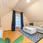 بيت للعطل Schmuckes Geräumiges Haus Mit Garten In Für Bis Zu 8 Gäste Ideal Für Familien Und Gruppen *