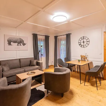 بيت للعطل Schmuckes Geräumiges Haus Mit Garten In Für Bis Zu 8 Gäste Ideal Für Familien Und Gruppen *