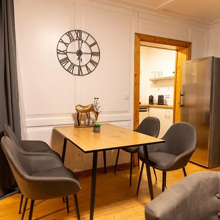 בית נופש Schmuckes Geräumiges Haus Mit Garten In Für Bis Zu 8 Gäste Ideal Für Familien Und Gruppen *