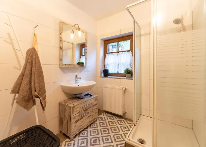 Schmuckes Geräumiges Haus Mit Garten In Für Bis Zu 8 Gäste Ideal Für Familien Und Gruppen Грац