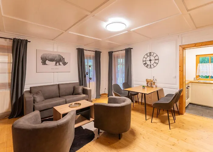 Semesterbostad Schmuckes Geräumiges Haus Mit Garten In Für Bis Zu 8 Gäste Ideal Für Familien Und Gruppen *