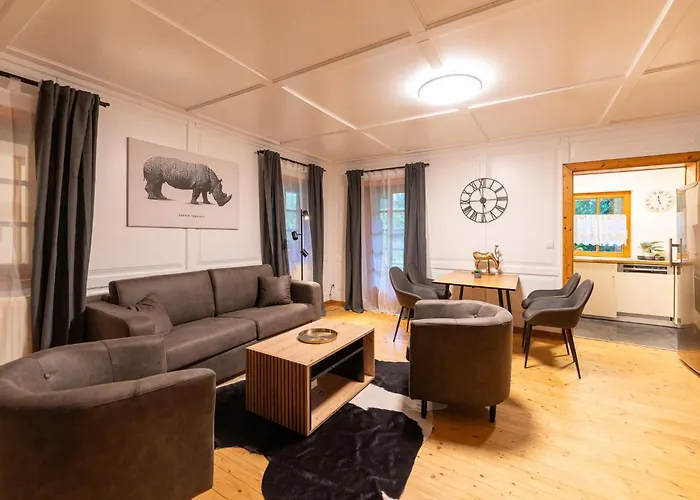 Schmuckes Geräumiges Haus Mit Garten In Für Bis Zu 8 Gäste Ideal Für Familien Und Gruppen Будинок відпочинку Грац