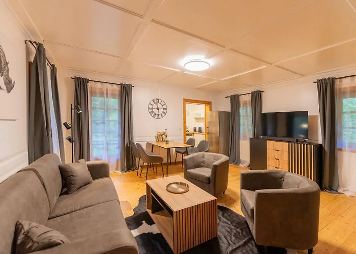 Semesterbostad Schmuckes Geräumiges Haus Mit Garten In Für Bis Zu 8 Gäste Ideal Für Familien Und Gruppen Graz