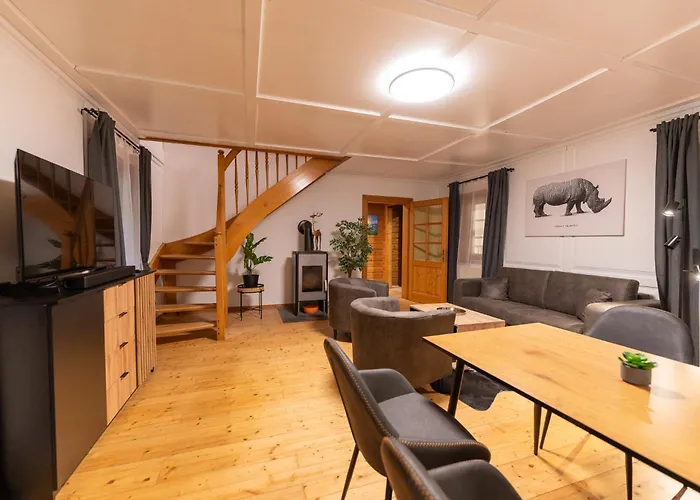 Semesterbostad Schmuckes Geräumiges Haus Mit Garten In Für Bis Zu 8 Gäste Ideal Für Familien Und Gruppen